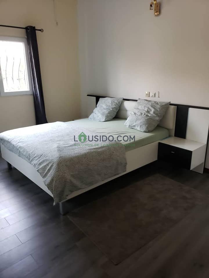 APPARTEMENT MEUBLÉ Situé à la cité des palmiers