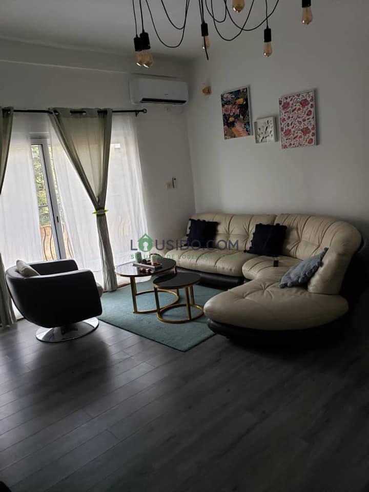 APPARTEMENT MEUBLÉ Situé à la cité des palmiers