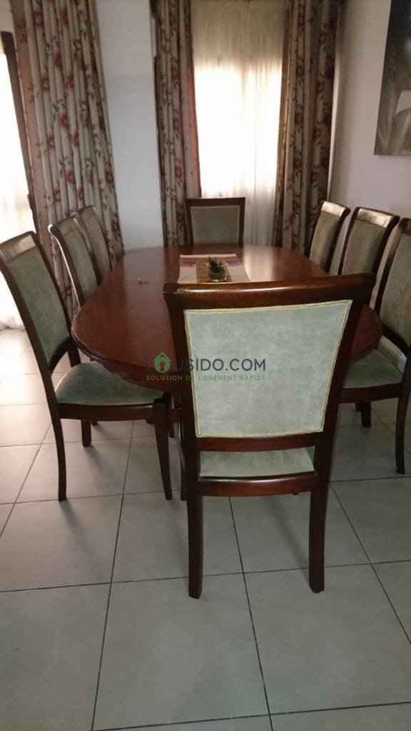 APPARTEMENT MEUBLÉ HAUT STANDING avec Piscine Douala, Bali