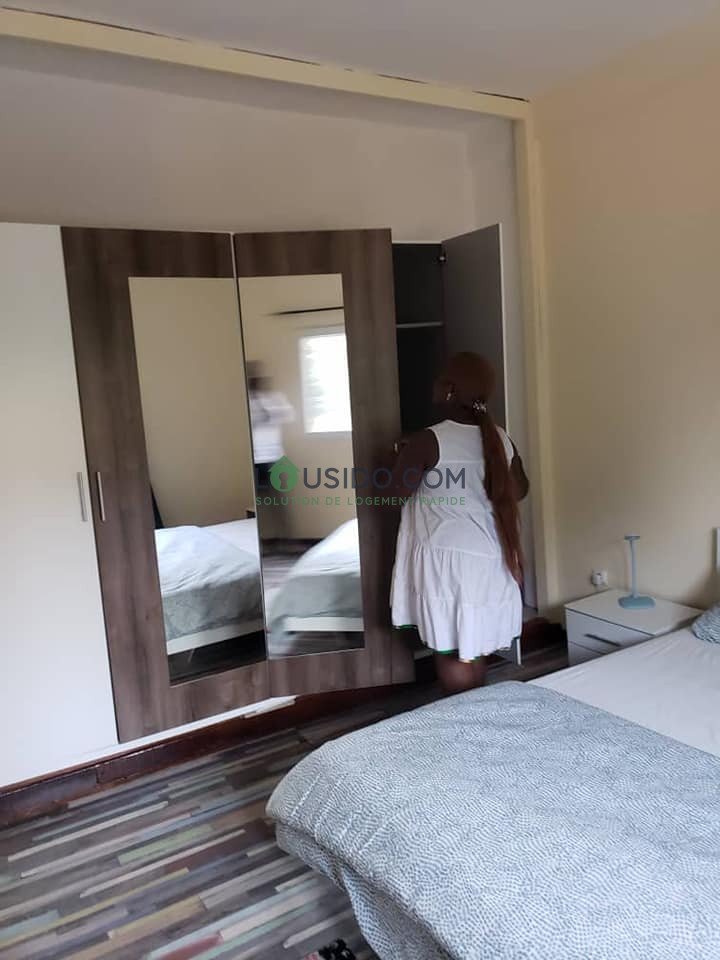 APPARTEMENT MEUBLÉ Situé à la cité des palmiers