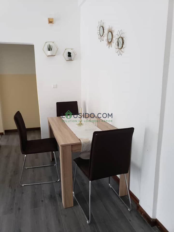 APPARTEMENT MEUBLÉ Situé à la cité des palmiers