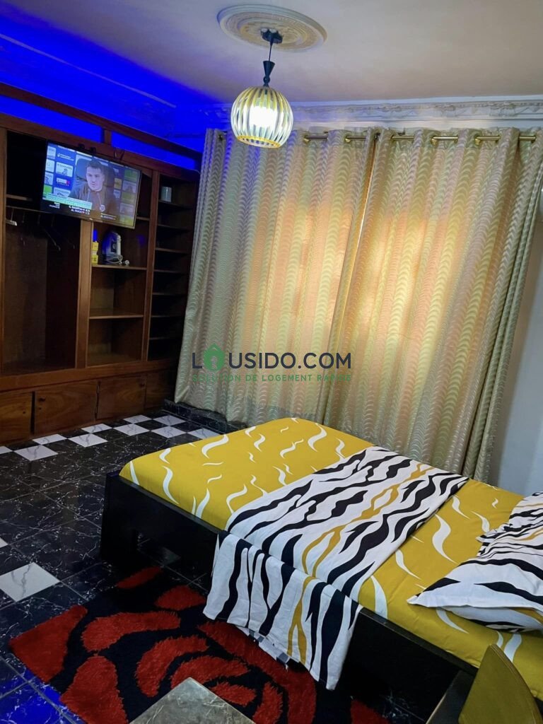 Chambre meublé haut standing climatisé a Bastos