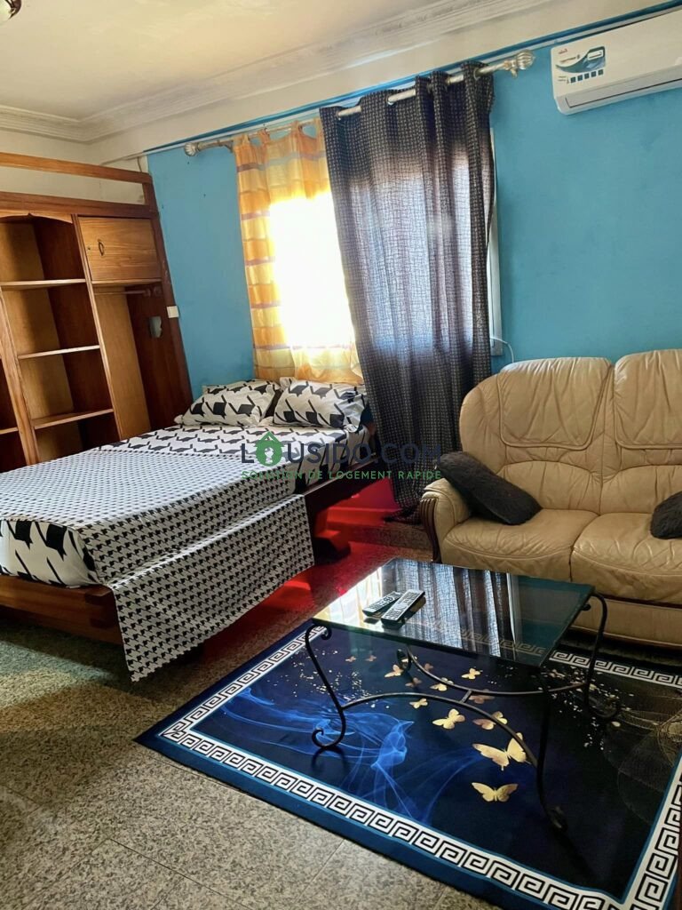 Chambre meublé haut standing climatisé a Bastos