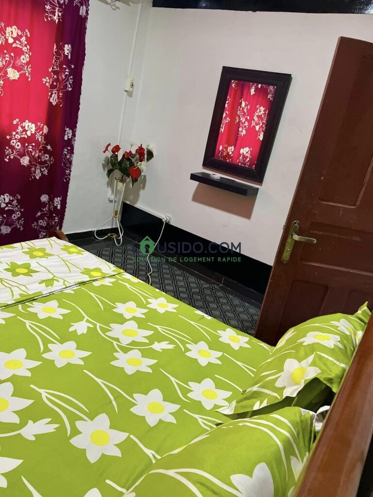 Studio meublé Yaoundé Bastos situé à Mini prix