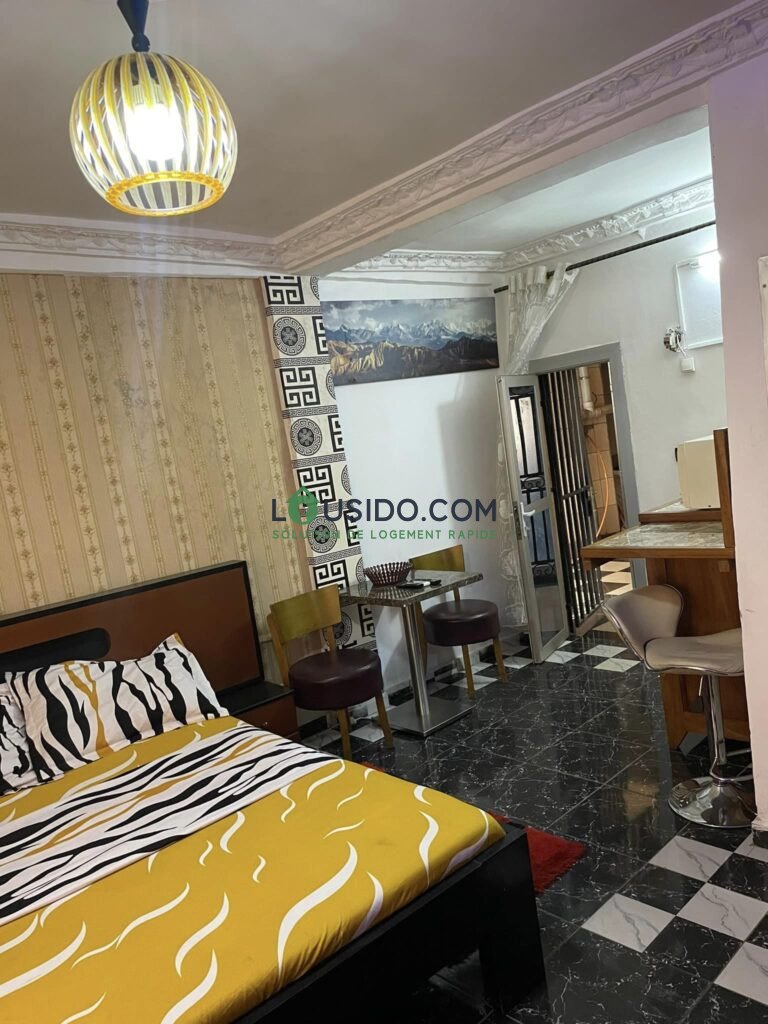 Chambre meublé haut standing climatisé a Bastos