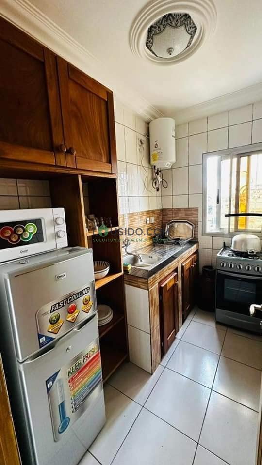 Appartement meublé haut standing dans un immeuble à Biyem-Assi
