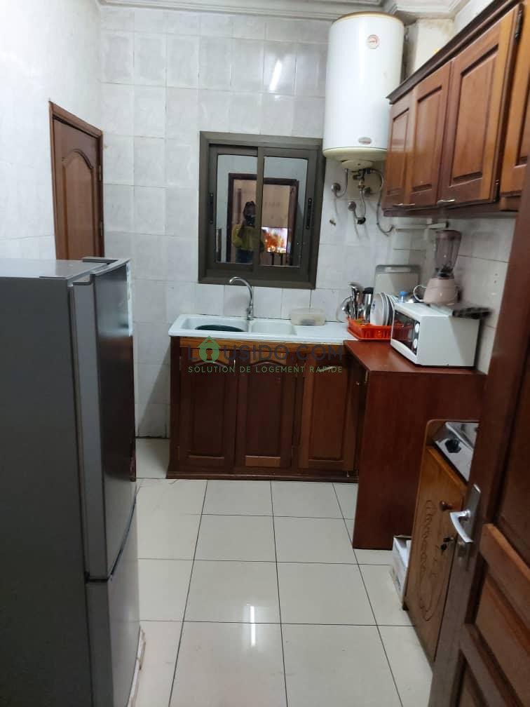 Appartement meublé situe a Omnisport Yaounde
