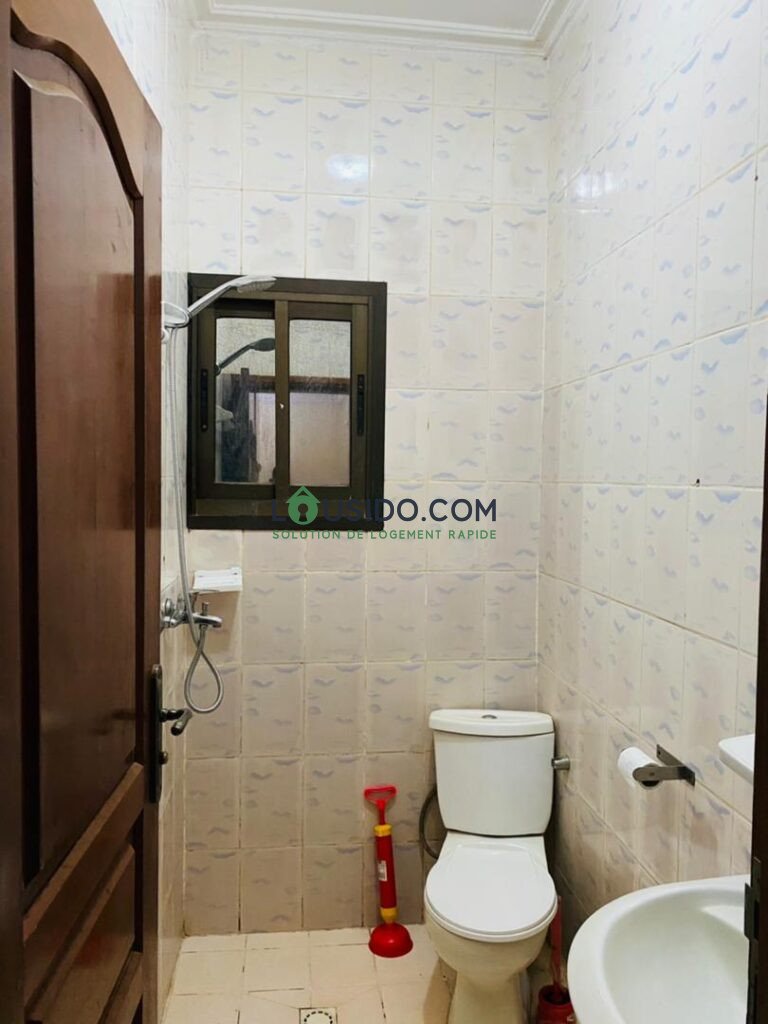 Appartement meublé situe a Omnisport Yaounde