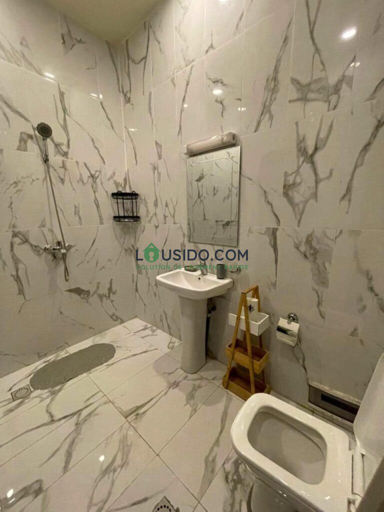 Appartement meublé avec piscine et salle de sport Yaounde