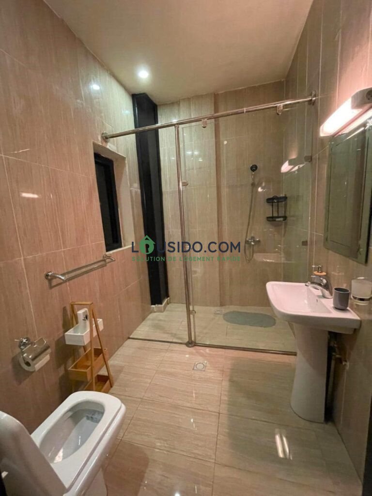 Appartement meublé avec piscine et salle de sport Yaounde