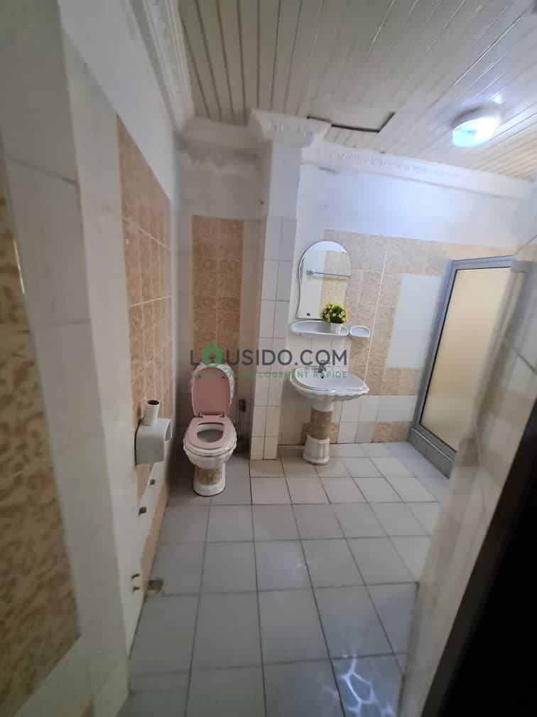 Appartement meublé avec piscine à bastos