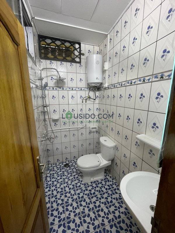 Appartement meublé à louer, situé à omnisport/ Yaounde