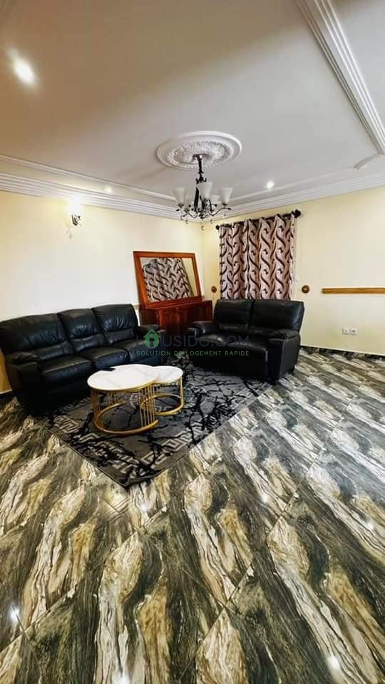 Appartement meublé haut standing dans un immeuble à Biyem-Assi