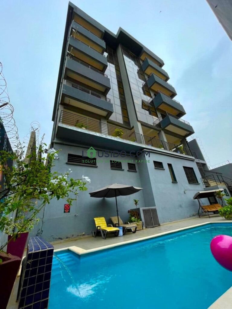 Appartement meublé avec piscine et salle de sport Yaounde