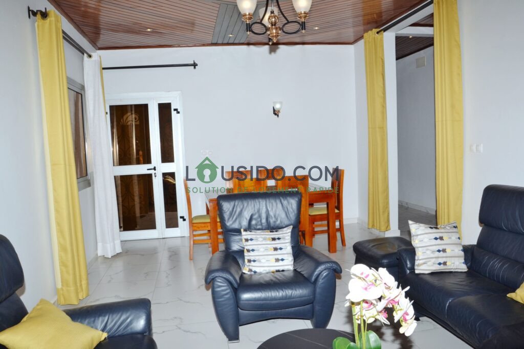 Appartement meublé nouvellement construit situé à Ngousso