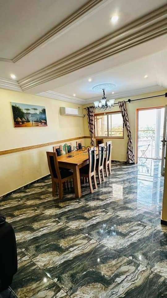 Appartement meublé haut standing dans un immeuble à Biyem-Assi