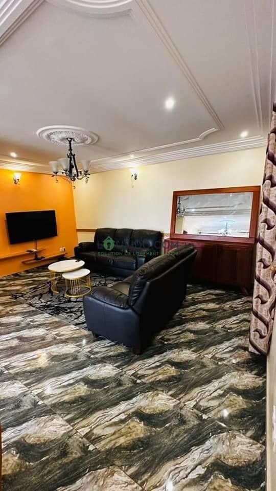 Appartement meublé haut standing dans un immeuble à Biyem-Assi