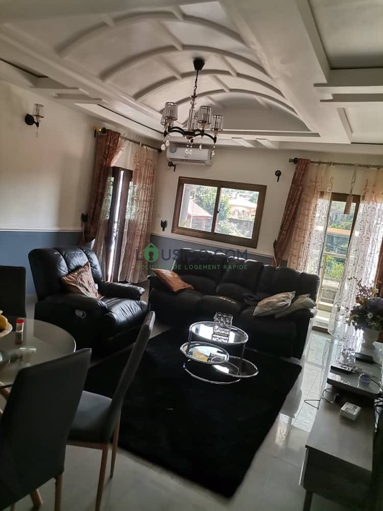 Appartement meublé avec piscine haut standing a louer a Yaoundé