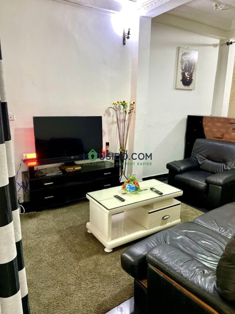 Studio meublé Yaoundé Bastos situé à Mini prix