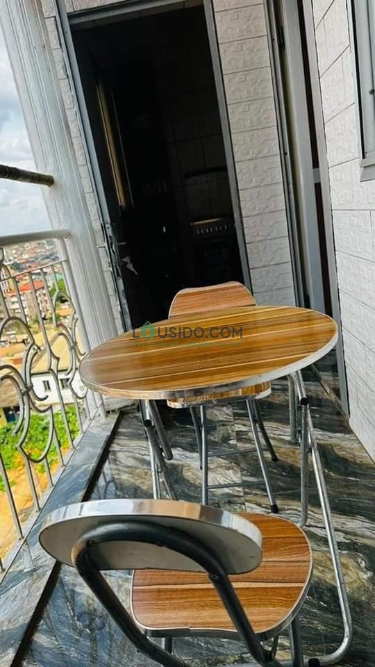 Appartement meublé haut standing dans un immeuble à Biyem-Assi