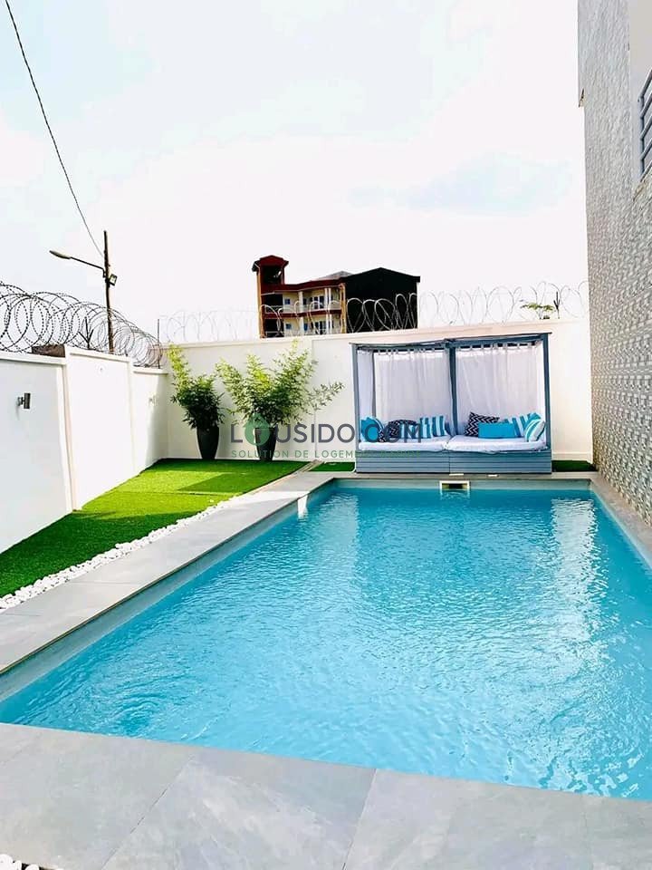 MAGNIFIQUE VILLA MEUBLÉ AVEC PISCINE