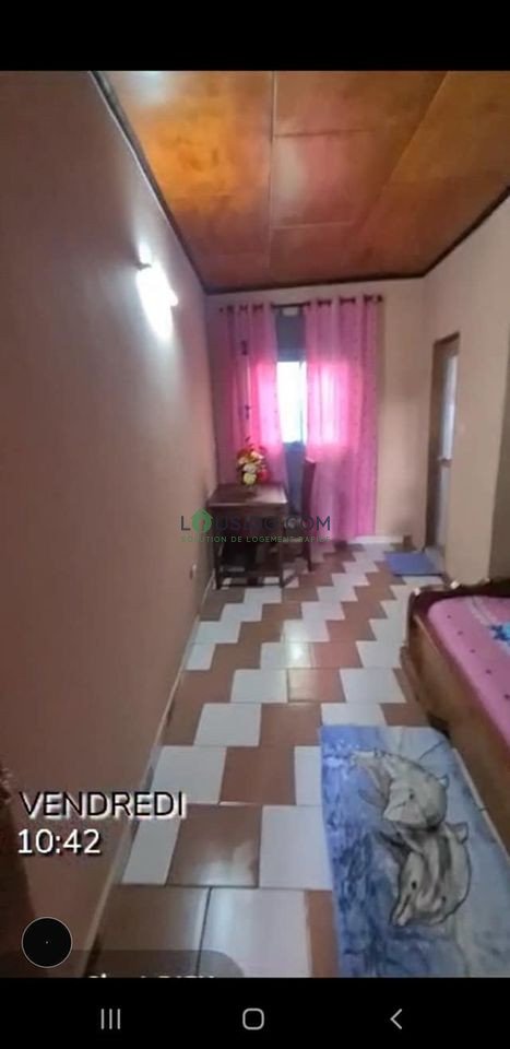 Chambre meublée spacieuse,