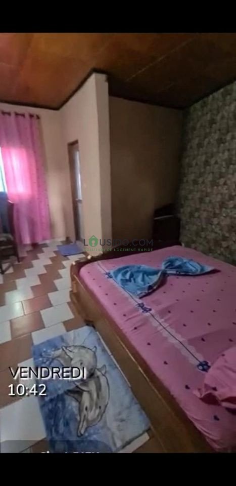 Chambre meublée spacieuse,