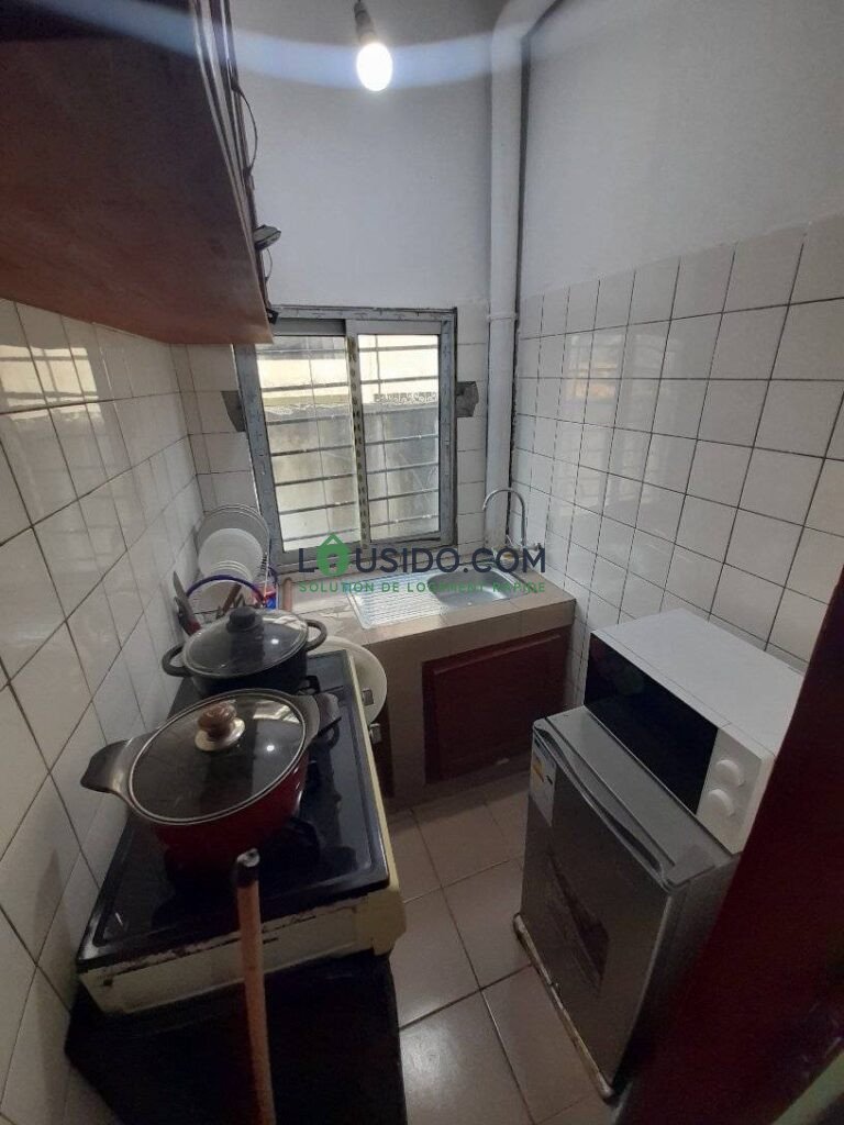 Chambre meublée à louer à Yaoundé