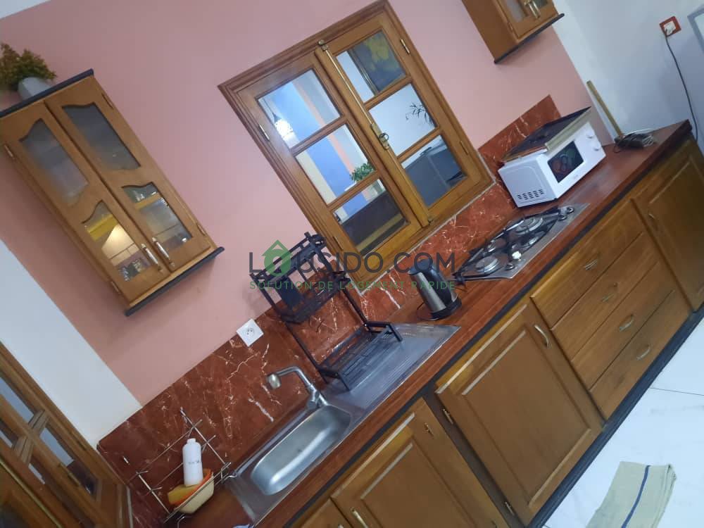 Appartement Meublé a Makepe classe européenne.