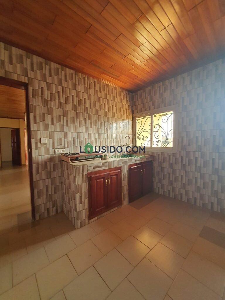 Appartement meublé situe a Odza