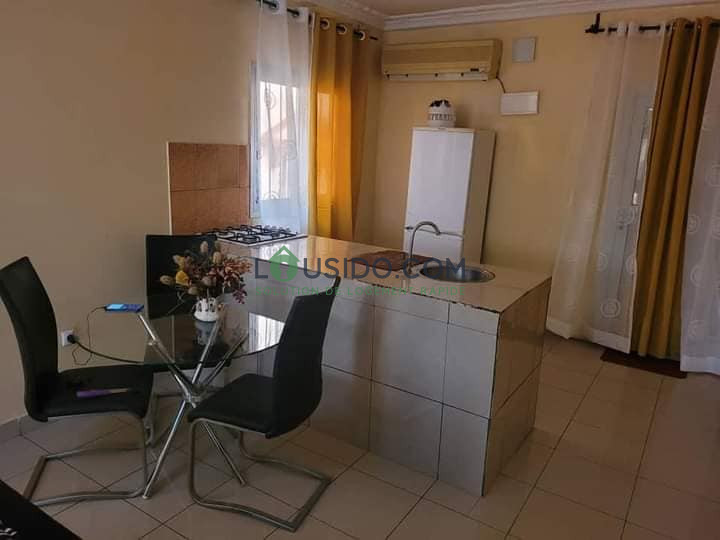 Appartement meublé de 3 chambres à Omnisports Yaoundé