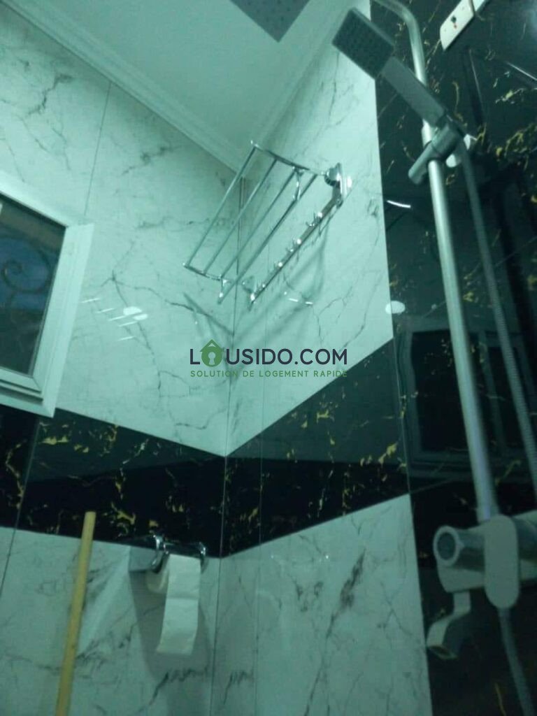 Chambre Meublée climatisée à louer à Bastos