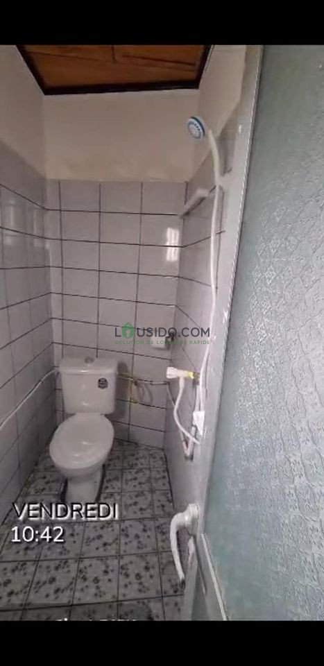 Chambre meublée spacieuse,