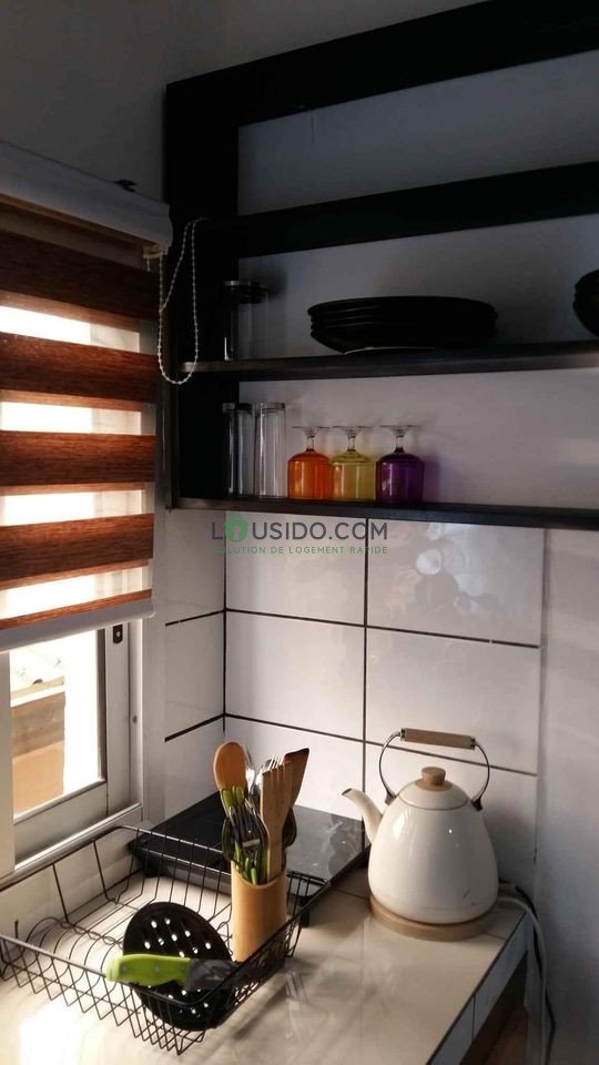 Chambre meublee avec coin cuisine