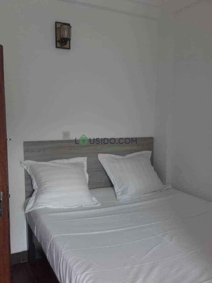 Chambre meublee avec coin cuisine