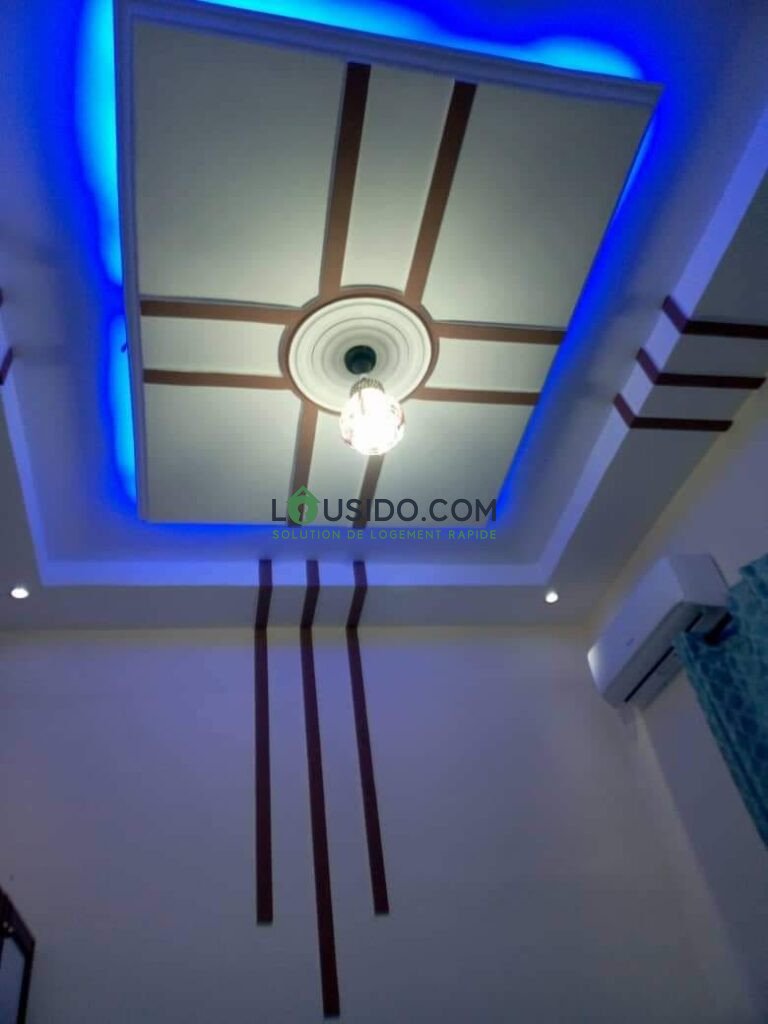 Chambre Meublée climatisée à louer à Bastos