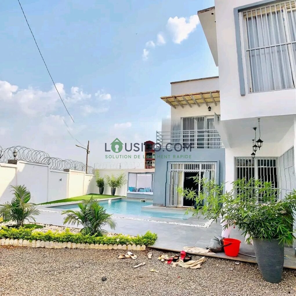 MAGNIFIQUE VILLA MEUBLÉ AVEC PISCINE