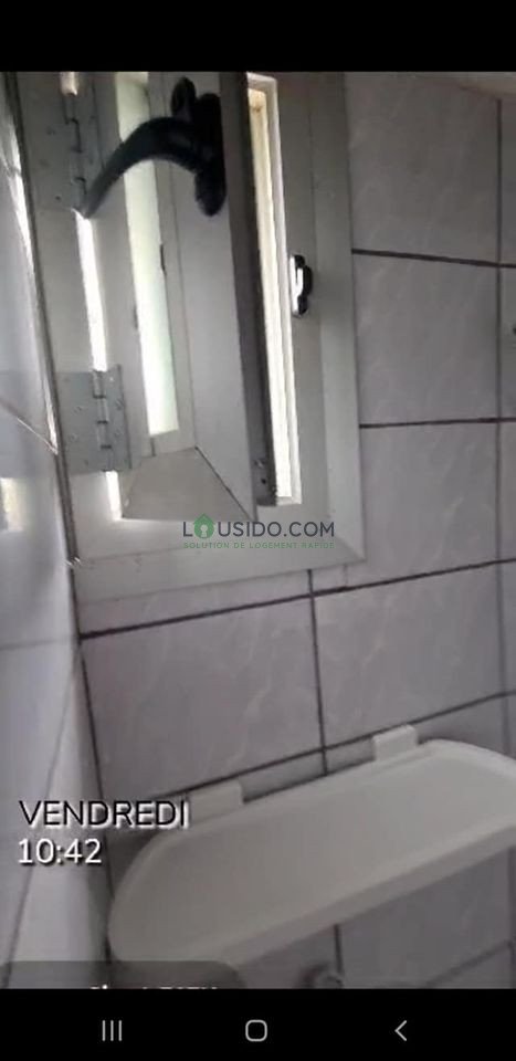 Chambre meublée spacieuse,