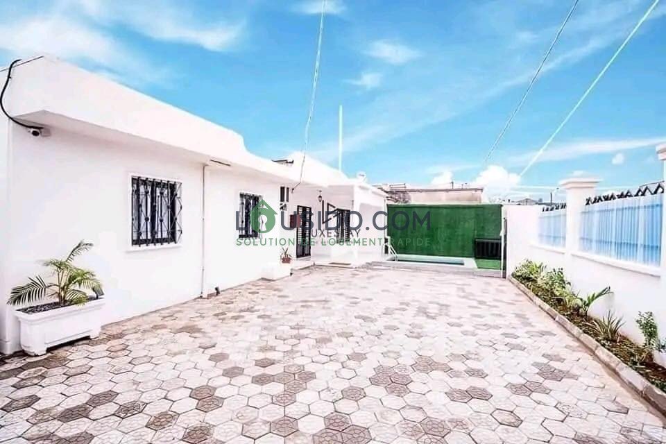 Villa Meublé situe a Makepe belavie.