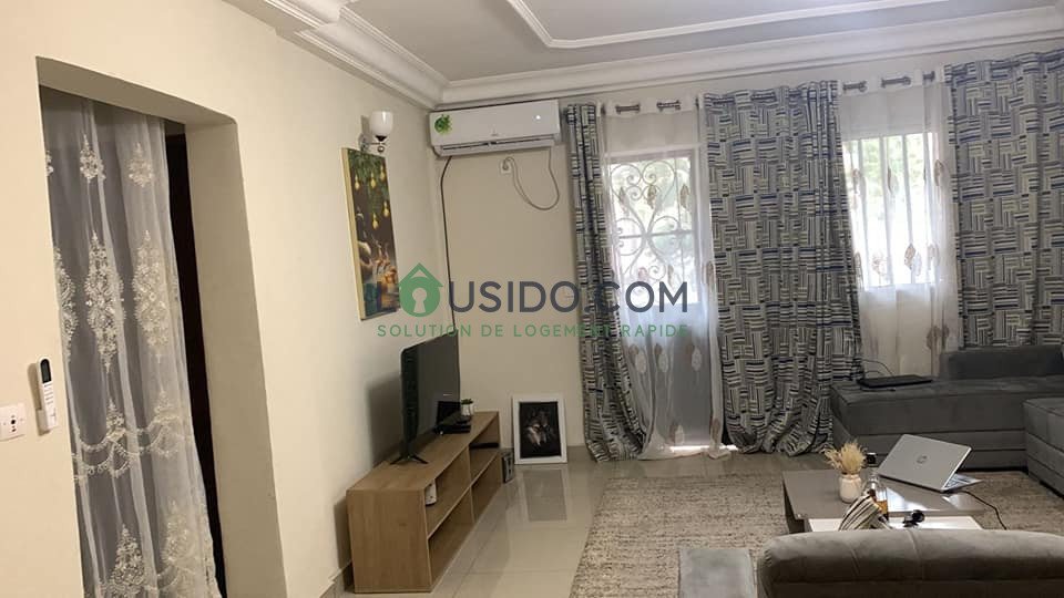  Appartement meublé haut standing situe à Douala 