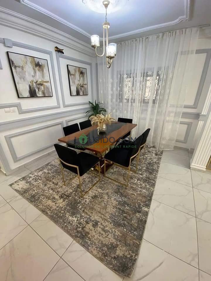 Appartements meublés haut standing et chic au 1er et 2ème étage.