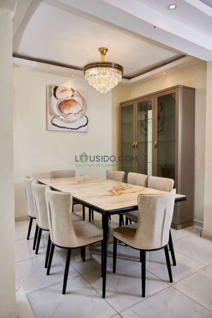 Appartement Meublé disponible à Yaoundé quartier fourgerol.