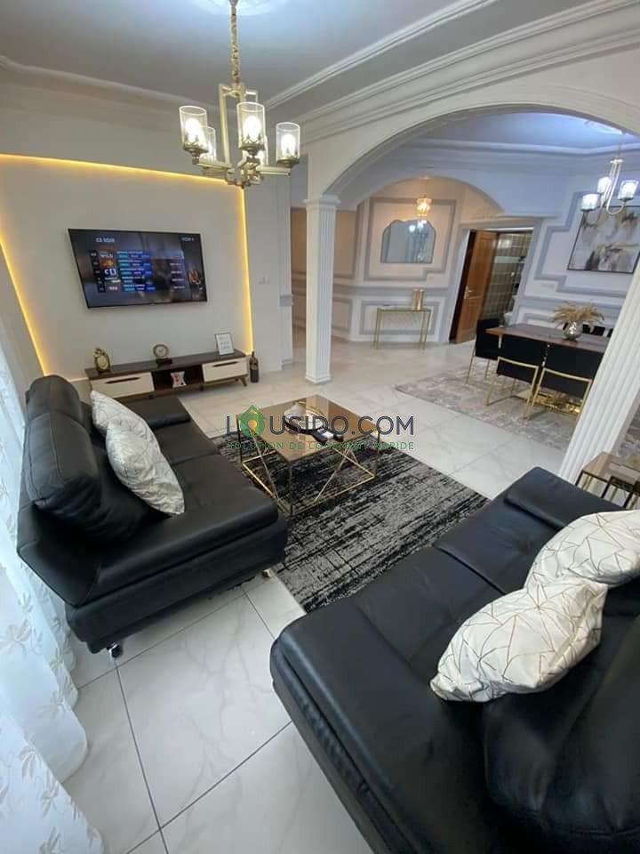 Appartements meublés haut standing et chic au 1er et 2ème étage.