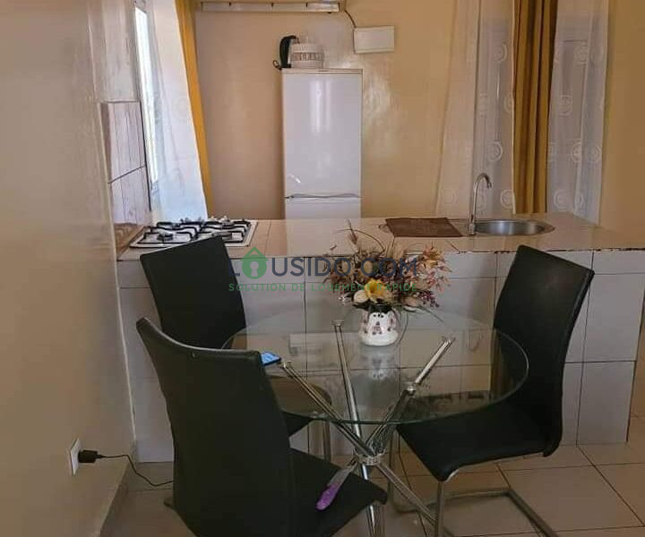 Appartement meublé de 3 chambres à Omnisports Yaoundé