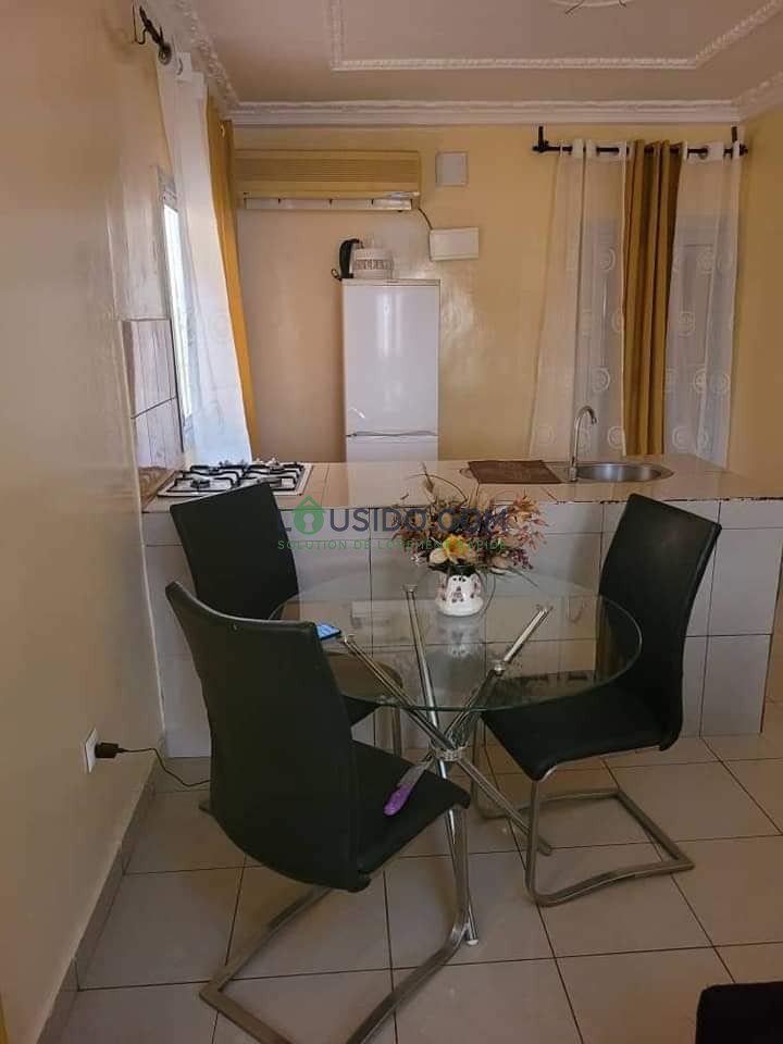 Appartement meublé de 3 chambres à Omnisports Yaoundé