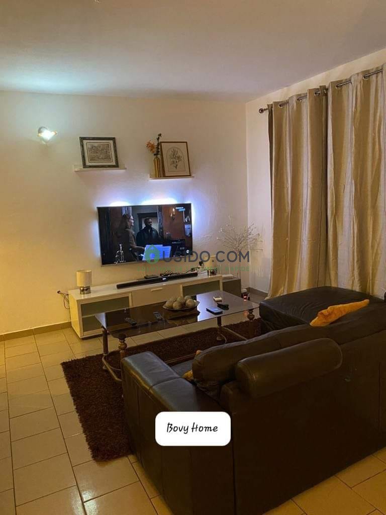 Appartement Meublé en bordure de route, Douala