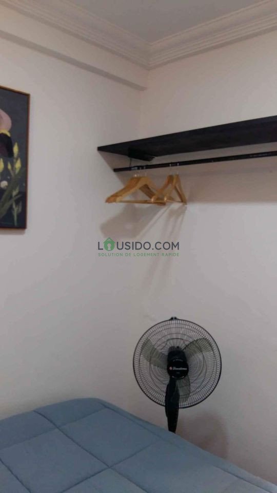 Chambre meublee avec coin cuisine