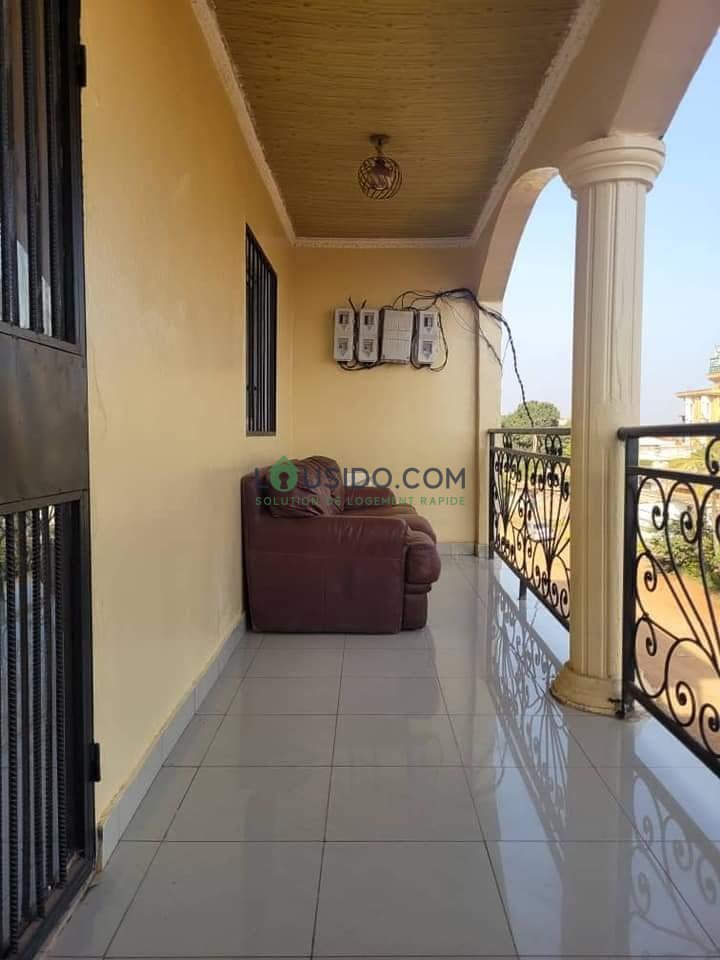 Appartement meublé de 3 chambres à Omnisports Yaoundé