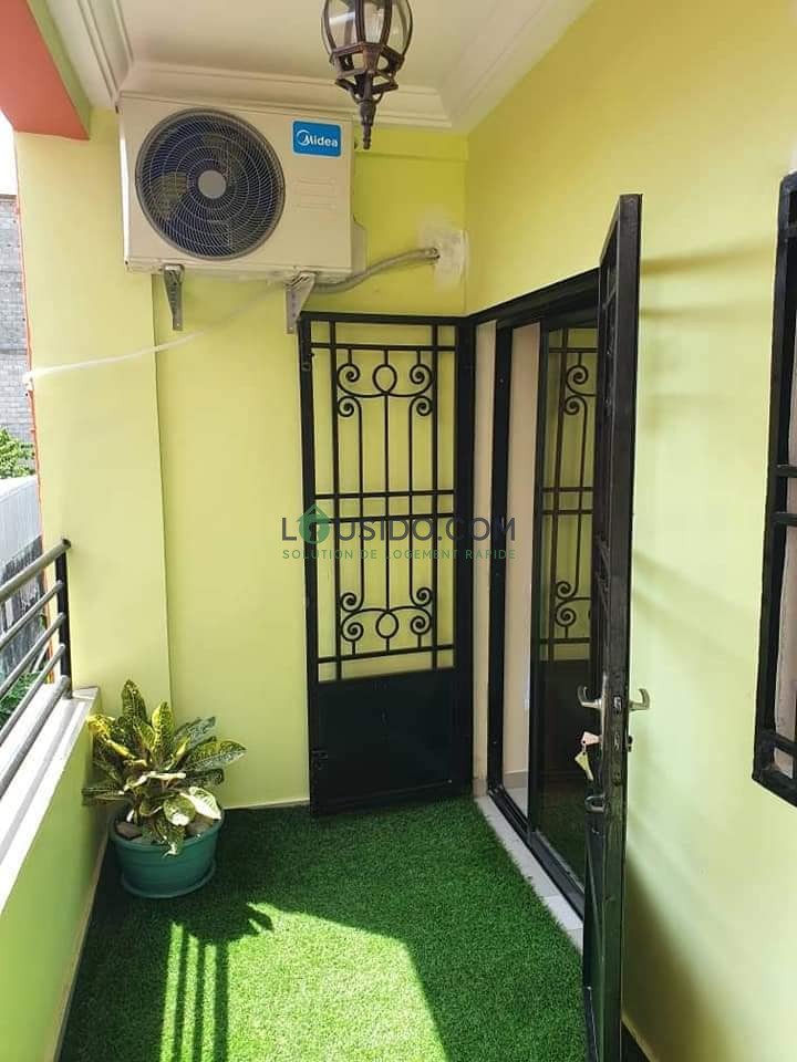 Appartement meublé de 2 chambres à Bonamoussadi